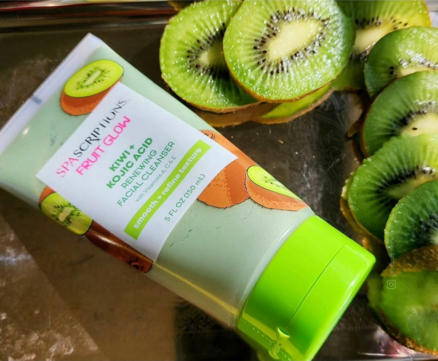 Fruit Glow Kiwi + Kojic Acid Renewing Facial Cleanser