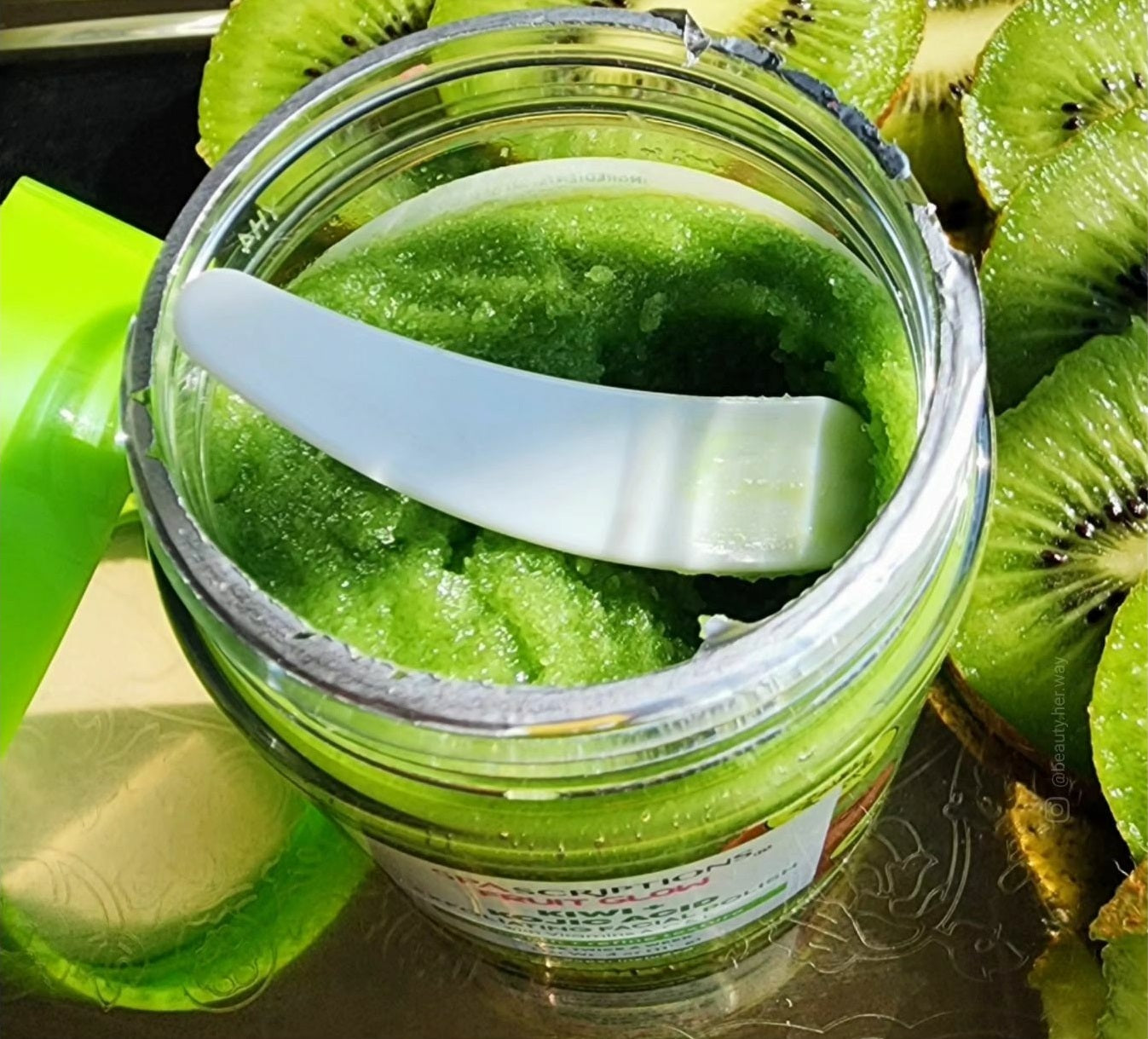 Fruit Glow Kiwi + Kojic Acid Exfoliating Facial Polish