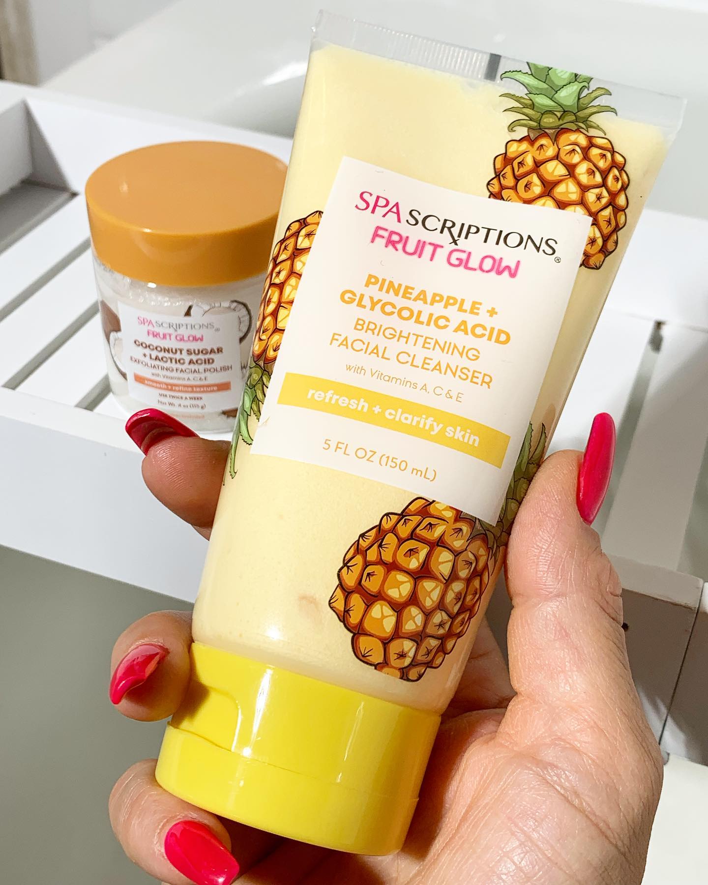 Fruit Glow Pineapple + Glycolic Acid Brightening Facial Cleanser